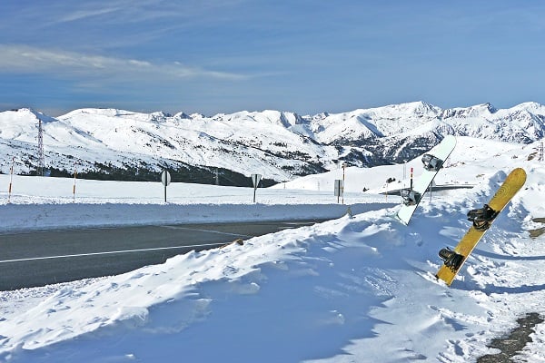 Destination-Arinsal-Andorra-Pyrenees-Snowboarding