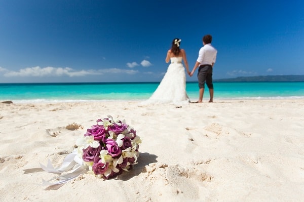 Activity_Couple_Wedding_Beach