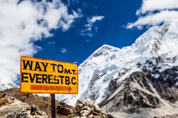 Destination-Everest-Signpost