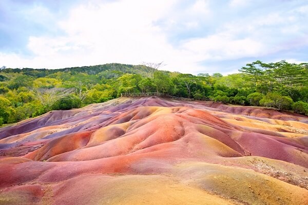 Destination-Mauritius-Seven-Coloured-Earths