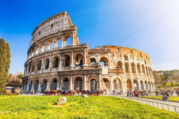 Destination-Rome-Italy-Coliseum