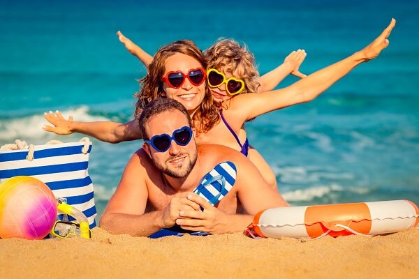 Family-Travel-Beach