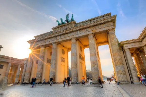 Destination-Berlin-Brandenburg-Gate-At-Sunset